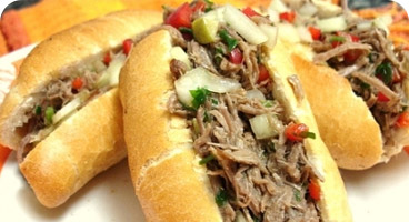 Carne Louca - Sanduíche saboroso com carne bem temperada e suculenta